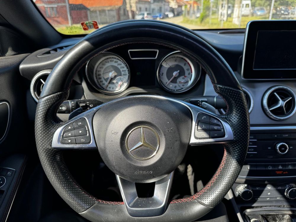 Mercedes / AMG / CLA / Automat / Panorama