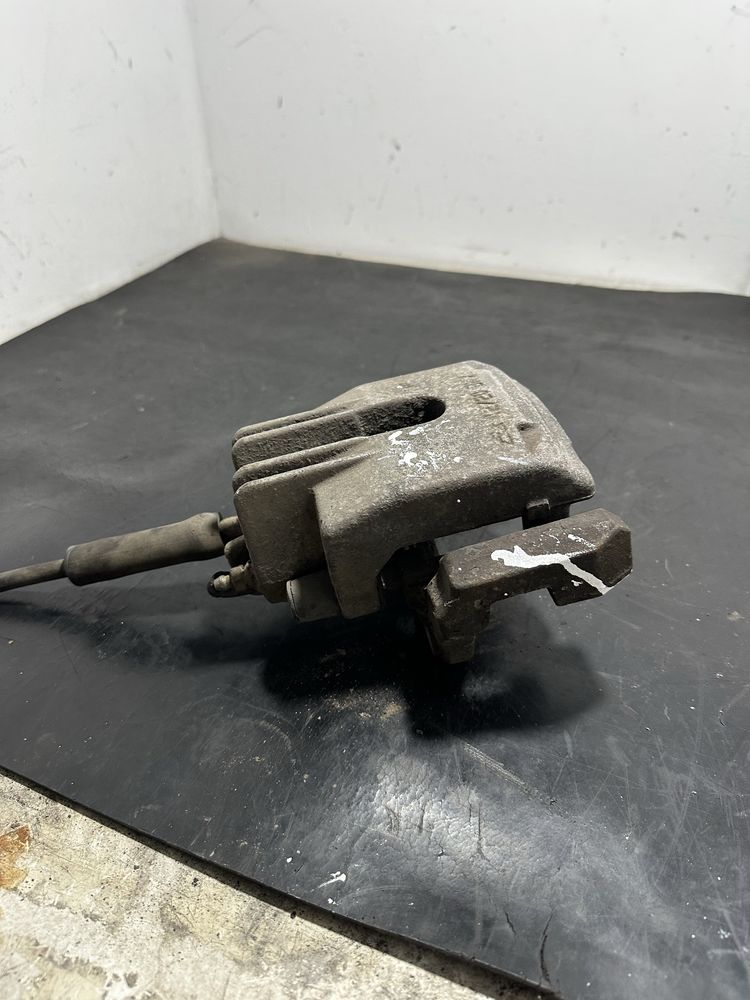 Etrier frana stanga spate BMW Seria 5 E60 E61 525d 177cp 2.5diesel M57