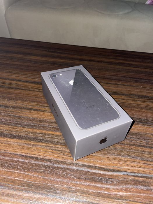 Iphone 8 64GB 100% батерия