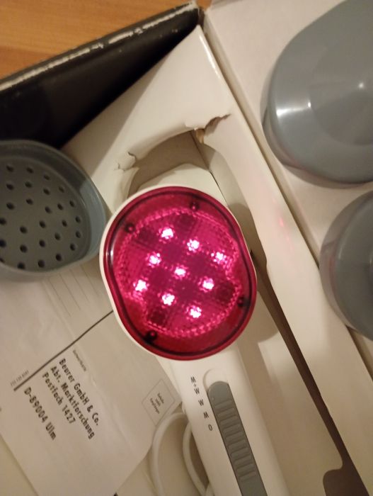 Vând un aparat de Masaj cu infla roșu că și nou model BEURER MG 20