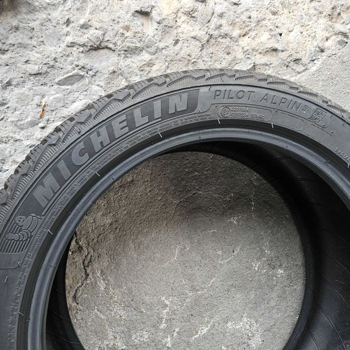 2 зимни гуми 225/45R18 Michelin Pilot Alpin 5 XL 95V M+S 3PMFS с борд
