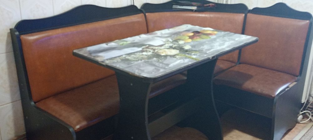 Vând colțar de bucătărie