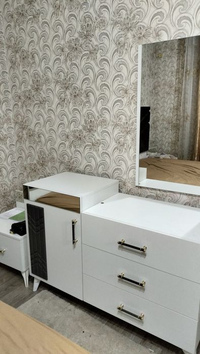 Продам спальный гарнитур