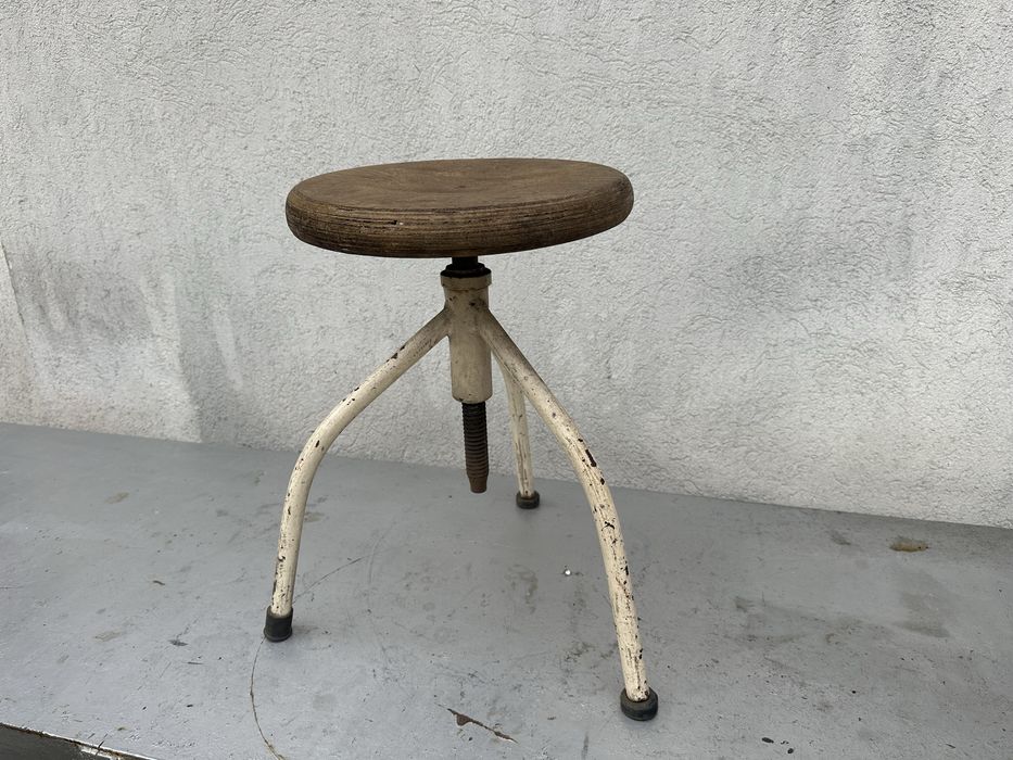 Винтидж Метално Столче на Винт Индустриално