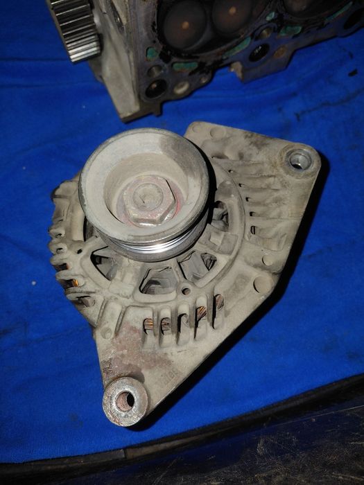 Продам генератор ауди в рабочем состояний