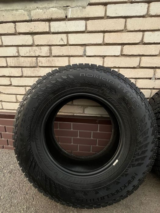 Продам резину зимнюю Nokian