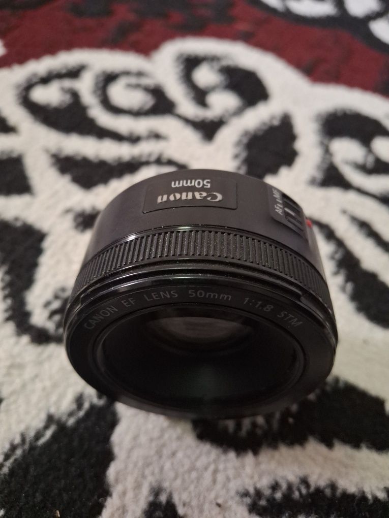 Canon 6 d sotiladi