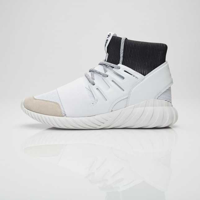 Adidasi Adidas Tubular Doom marimea 43 1/3