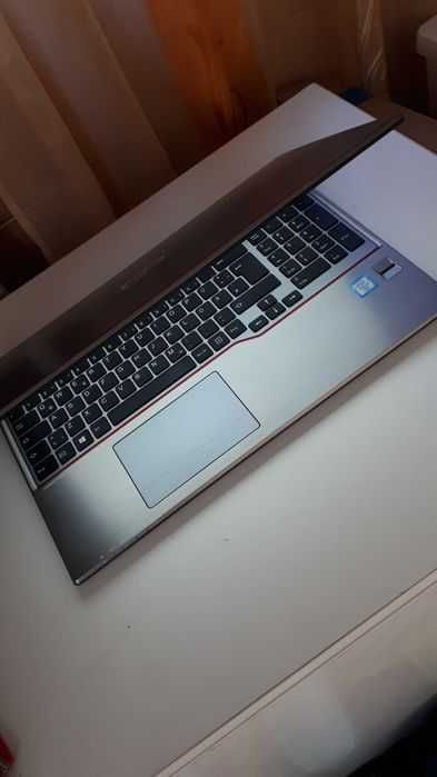 Fujitsu Siemens i5