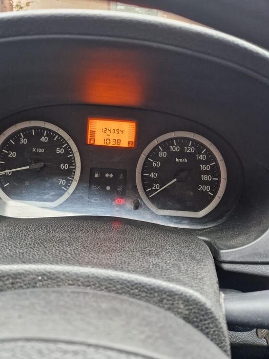 Vând Logan 1,6 benzina MPI