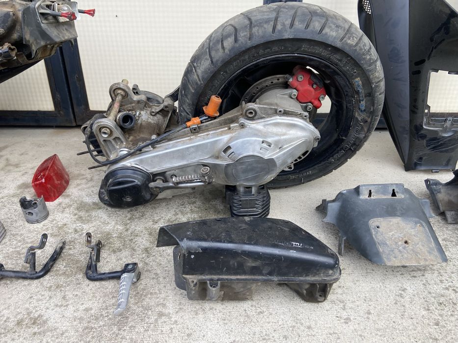 Malaguti f12 100cc 2t цял или на части