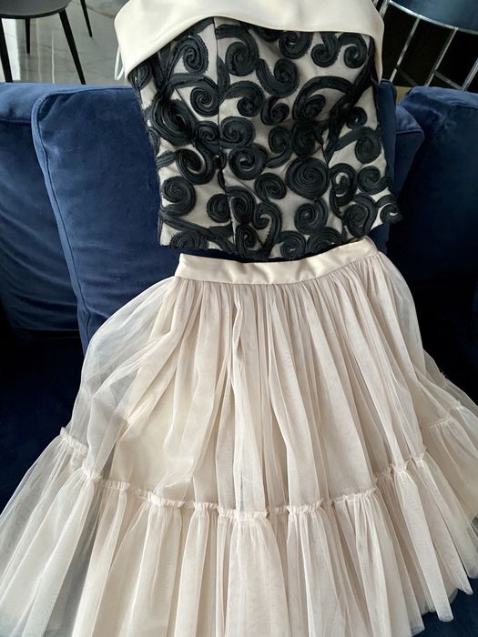 Комплект бюстие и пола пачка. Black november. Само 300 лв !