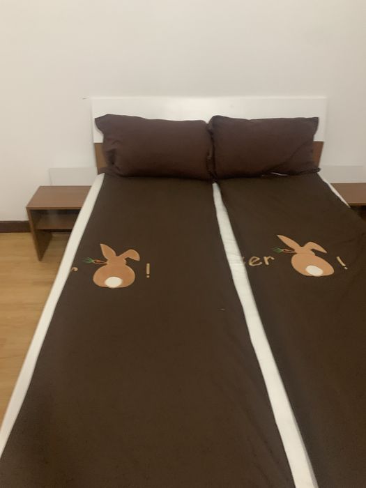 Pat matrimonial pentru dormitor cu dimensiune 200 pe 140