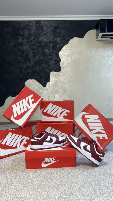 Nike Dunk Low Team Red