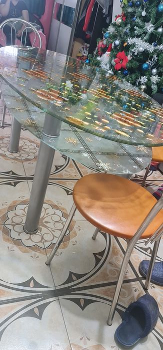 Masa din sticla cu 6 scaune
