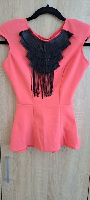 Vând diverse articole vestimentare