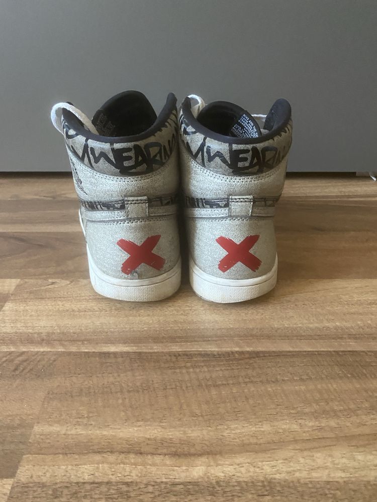 Jordan 1 Rebellionaire US9.5/EU43