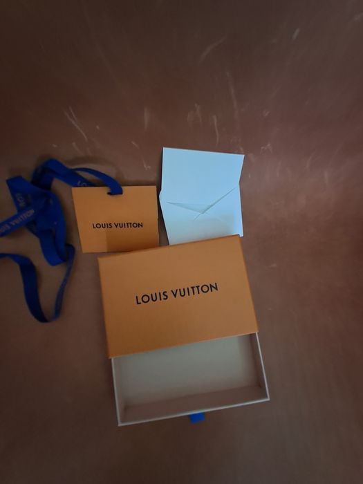 Vand cutiuta originala Louis Vuitton