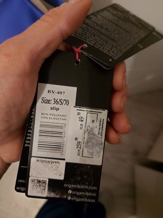 Costumde baie intreg