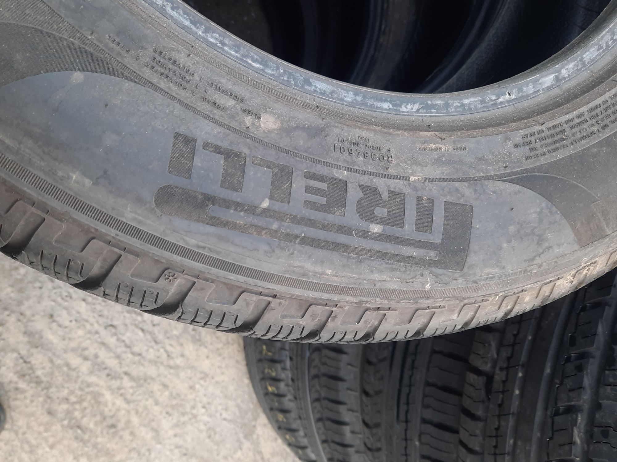 4 Броя 215/65/17 Pirelli 2x6mm 2x5,2mm