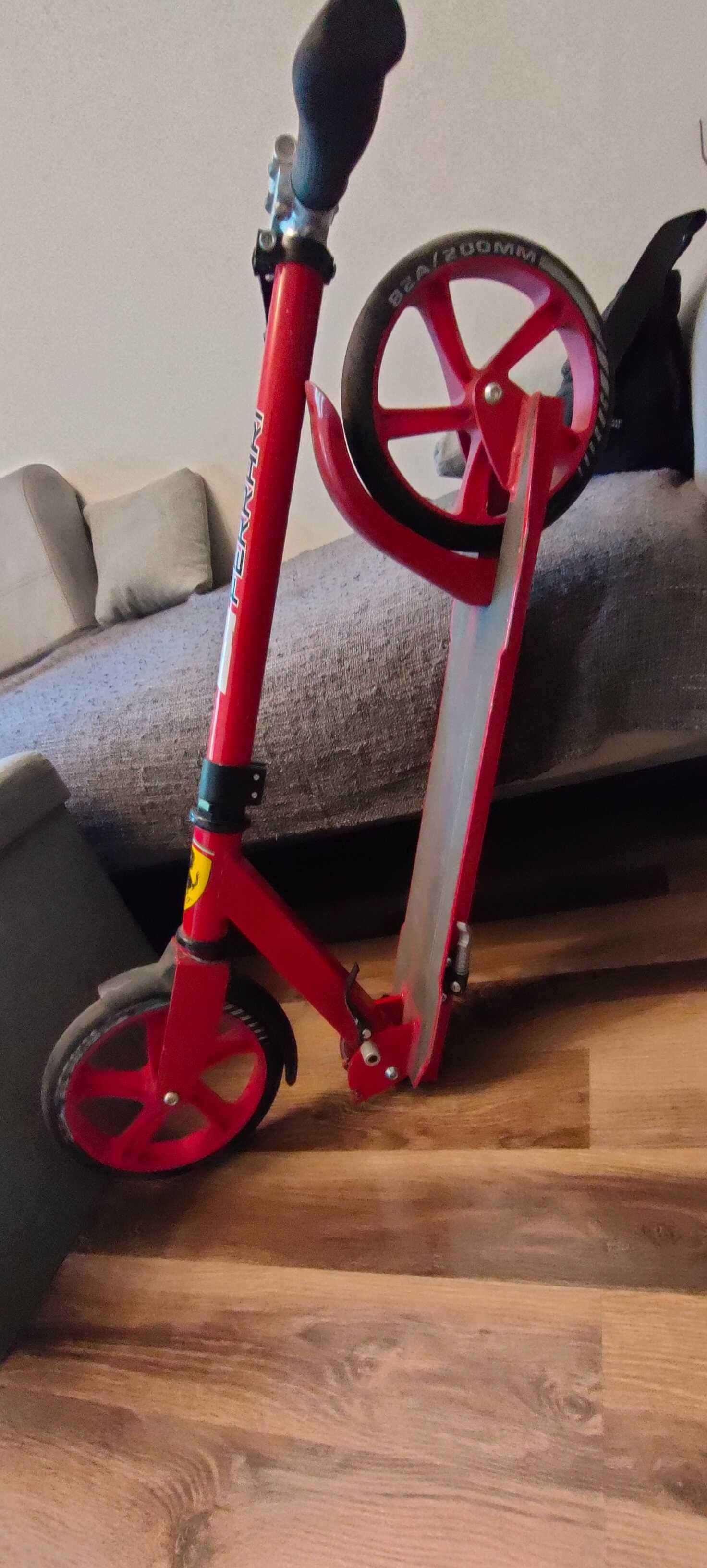 Тротинетка Ferrari