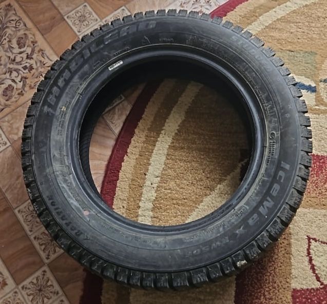 БУ зимний шина………………………