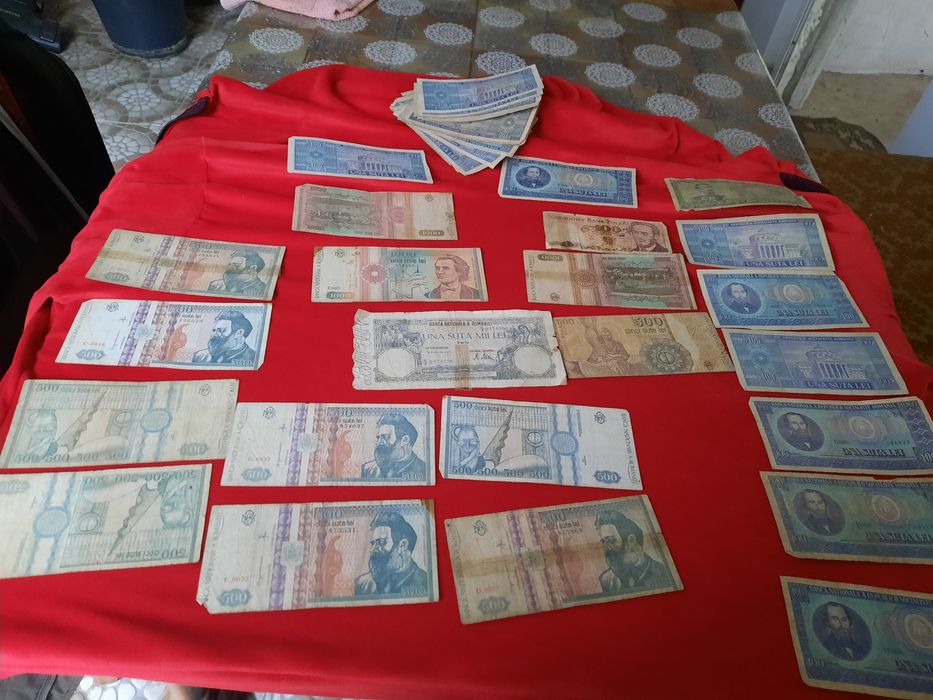 Bancnote și monede vechi