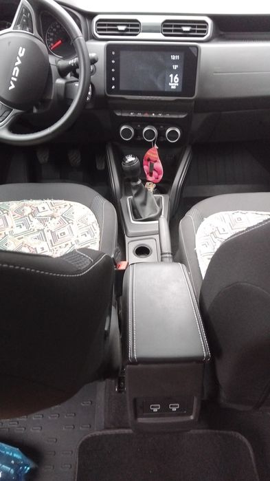 Dacia Duster de garaj cu 6500 Km unic proprietar !!