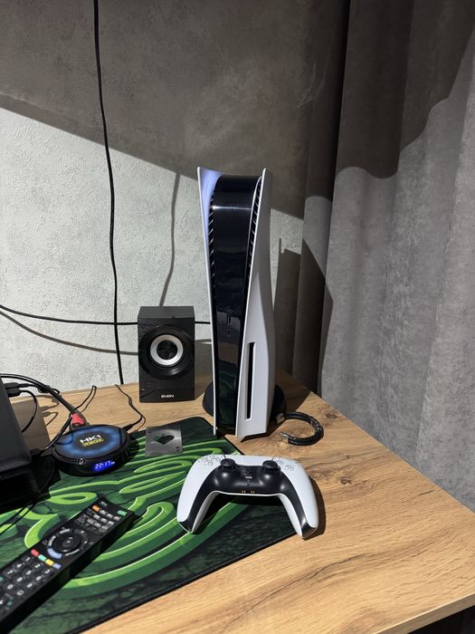 Продам пс 5 в отличном состоянии