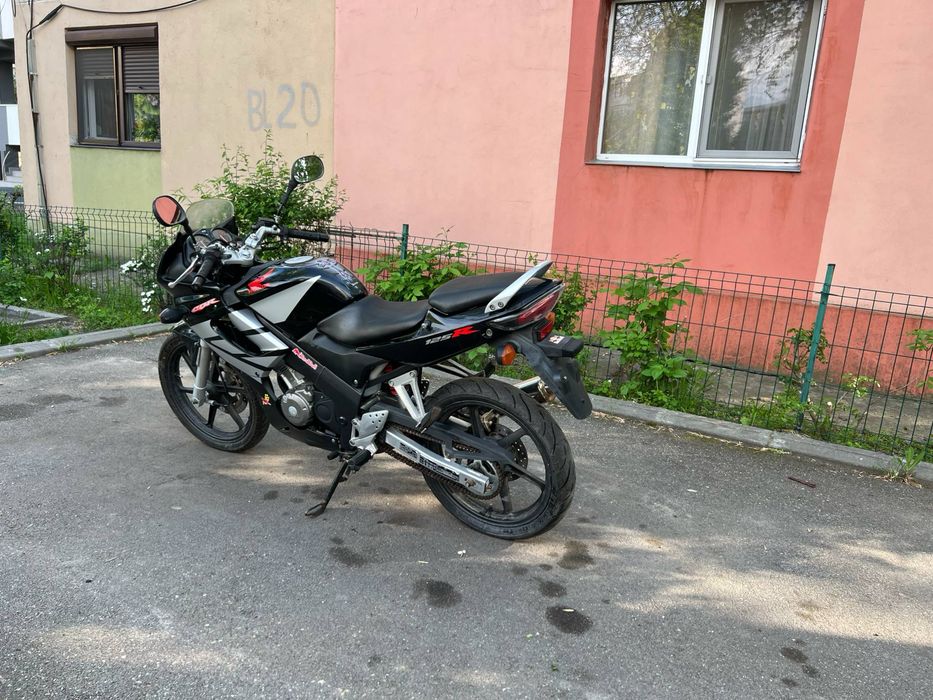 Vând honda cbr 125