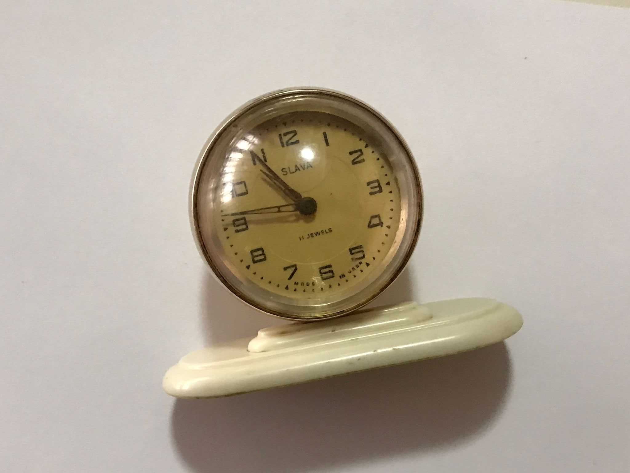 Ceas de masa mecanic SLAVA vechi vintage
