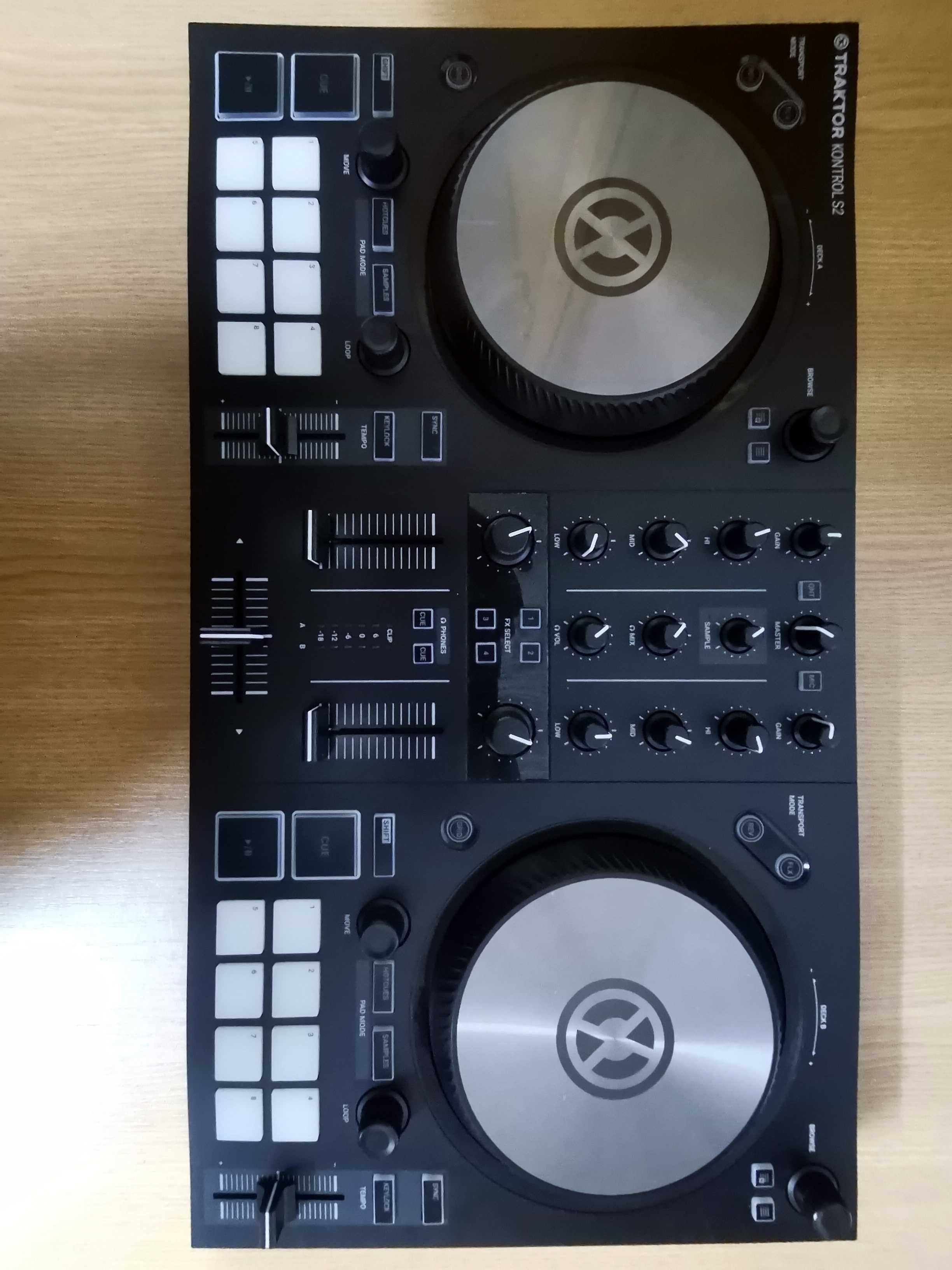 Consola Dj Traktor Kontrol S2 MK3