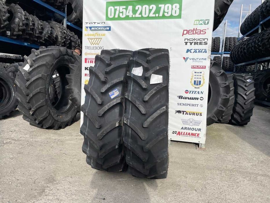 Anvelope radiale noi 380/85R30 marca CEAT pentru tractor New Holland