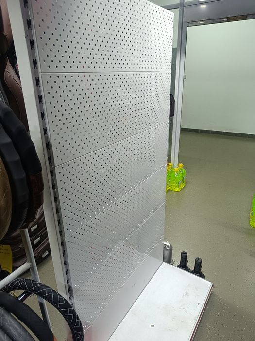 Металлическая полка