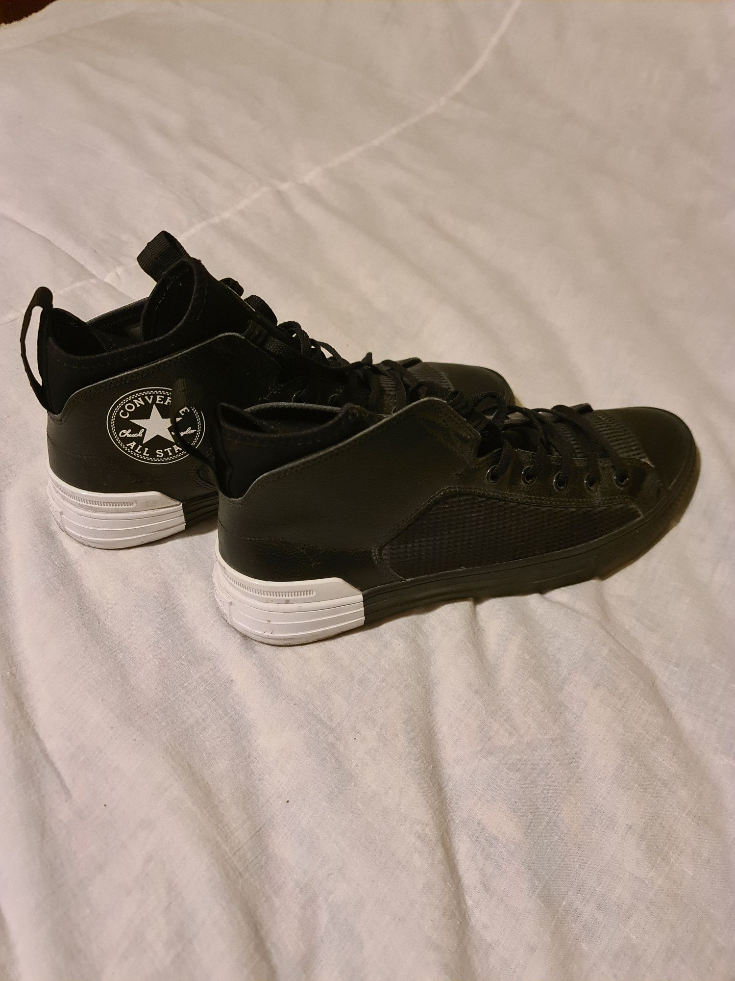 Tenisi Converse din spuma