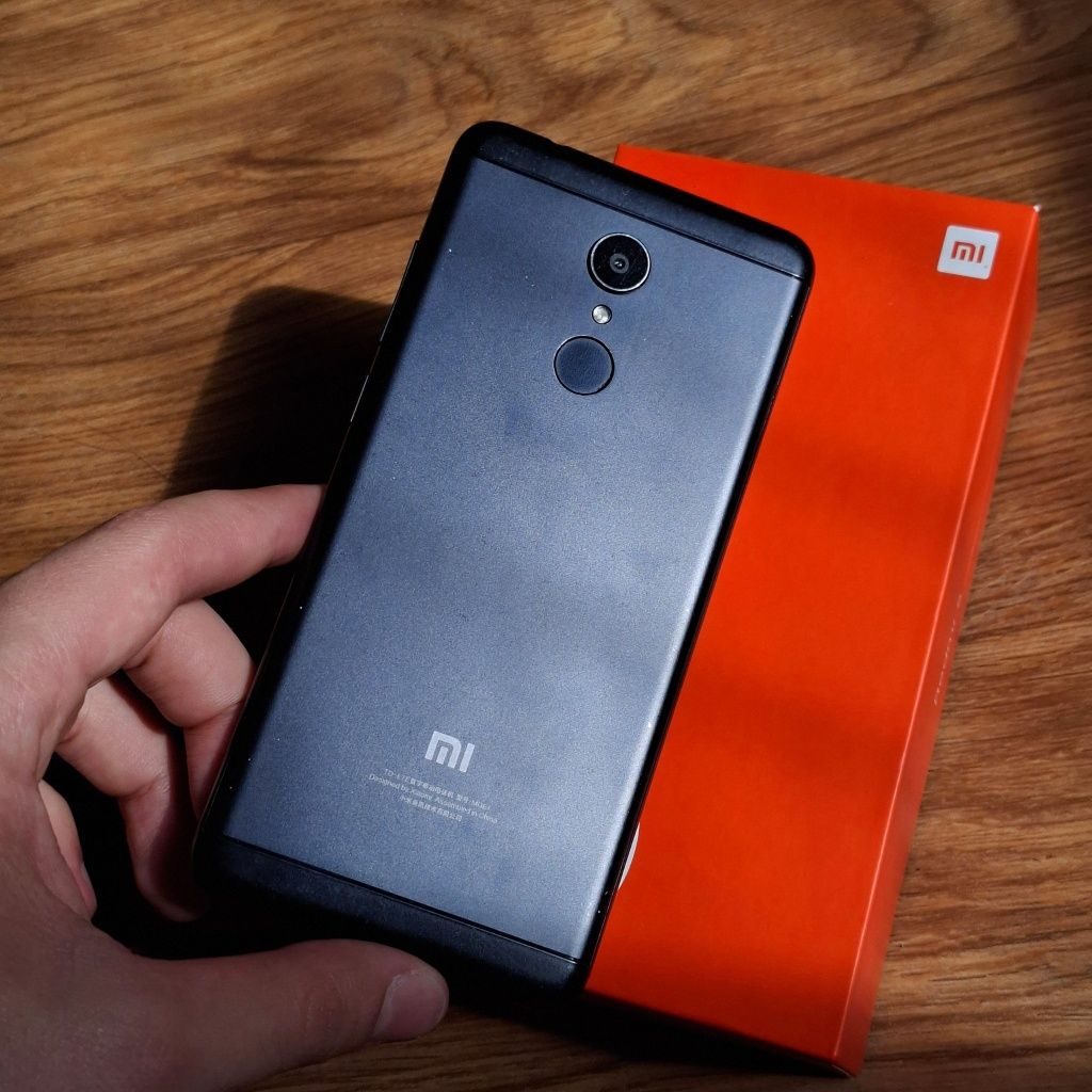 Xiaomi Redmi 5 в хорошем состоянии ( 2/16 GB )