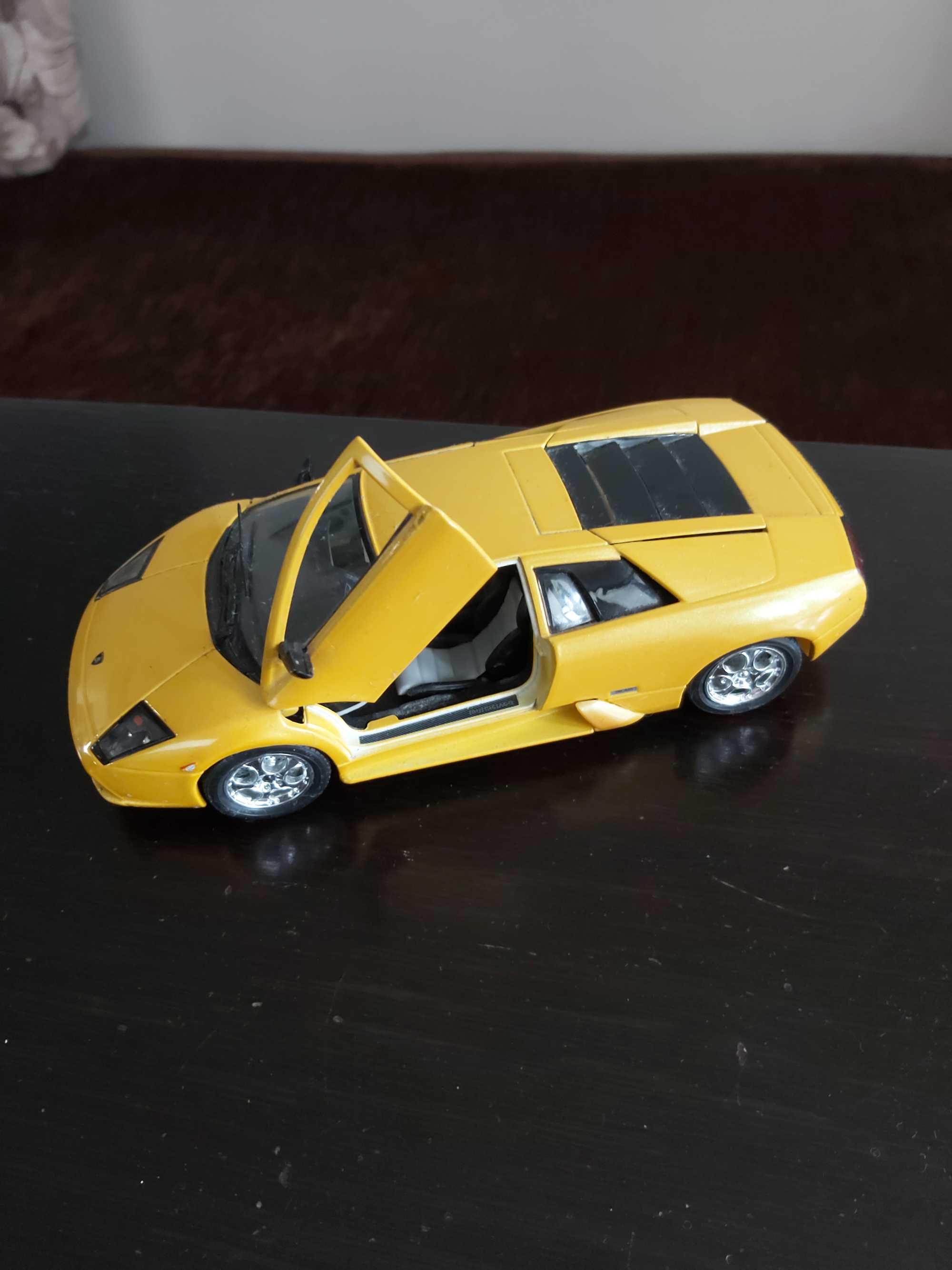 Bburago 1/24 Lamborghini Murciélago