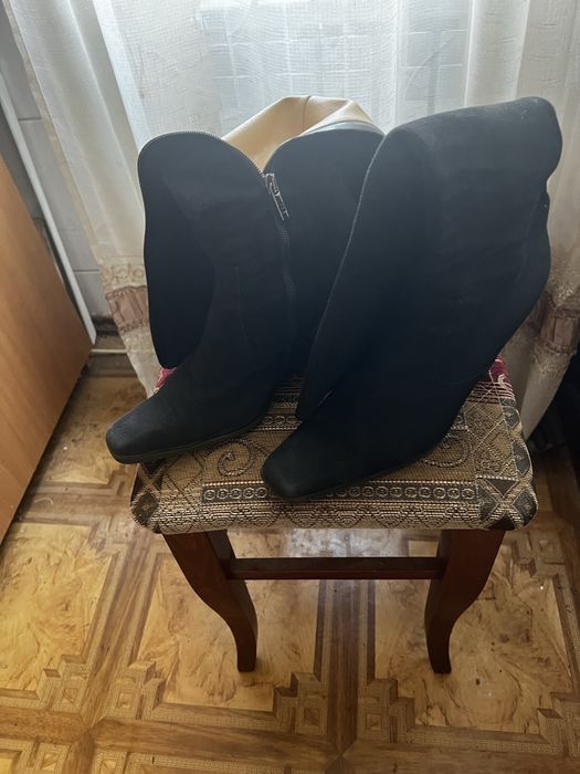 Продам сапого осень-весна 40 размер,бу в отличном состоянии.