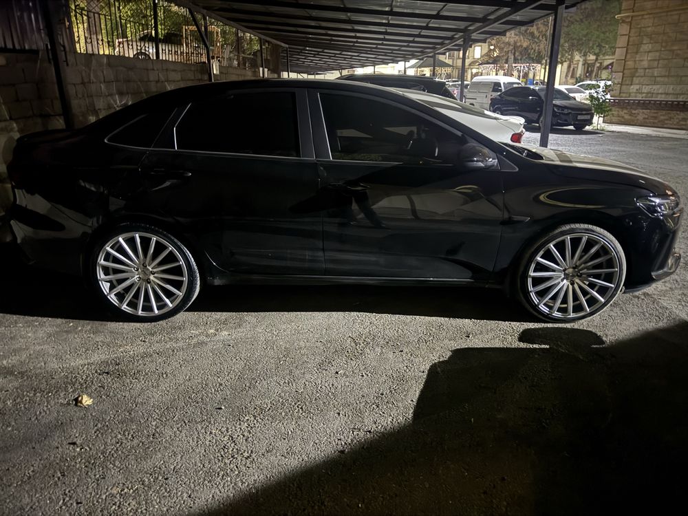 Vossen diska R20 yang 1 ta takilgan monza. Kia xammasiga tushadi. Orgi