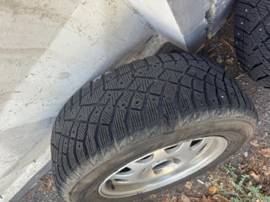 Шины зимние шипованные с дисками