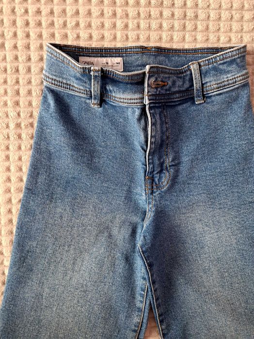 Предлагам Детски дънки Zara