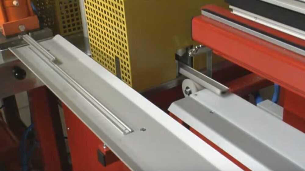 Masa de Echipare Feronerie+Debitare Baghete TRYMA / RU-BM-AL