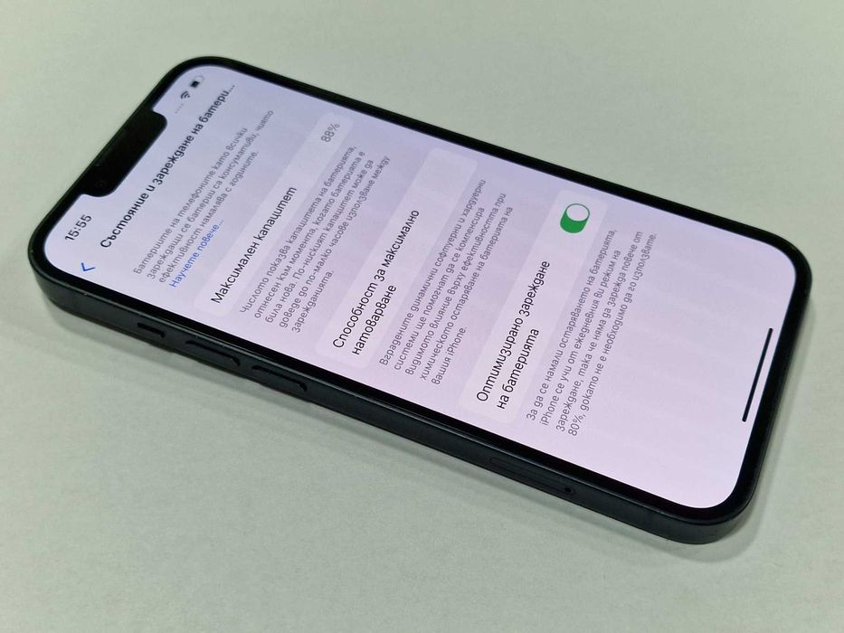 Apple iPhone 13 128GB / 88% / счупен гръб