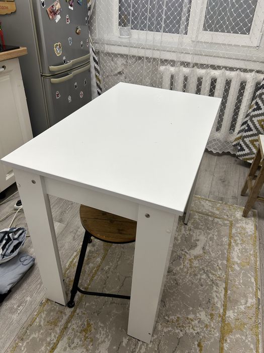 Продам стол в хорошем состоянии