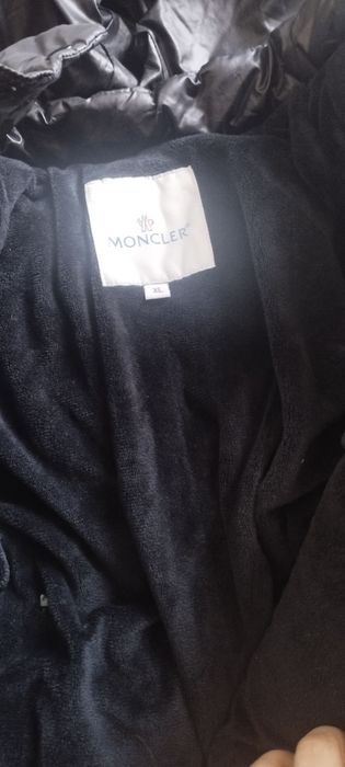 Продам новый комбез монклер