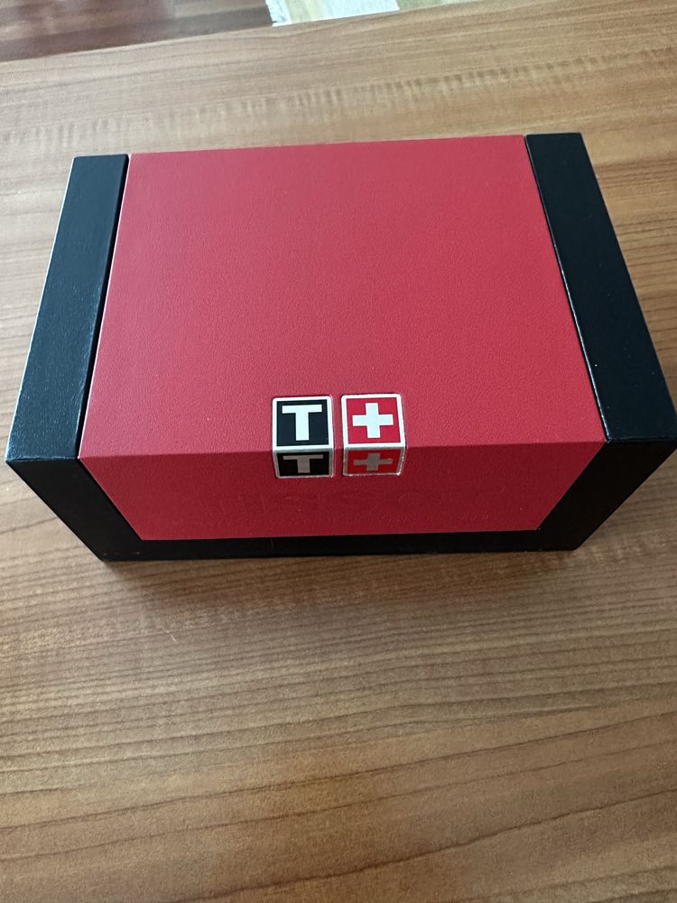 Продавам Tissot Day&Date
