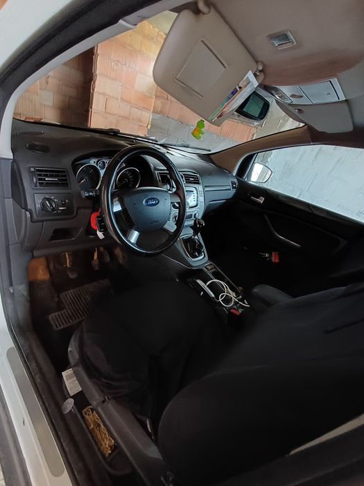 Vând ford kuga 2009