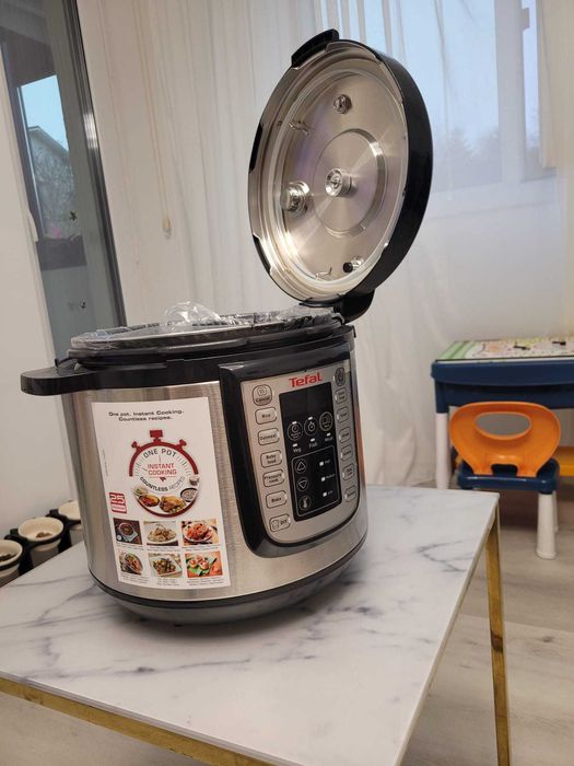 Oalã sub presiune Tefal One Pot, 5,8 litri, 25 programe - nouã