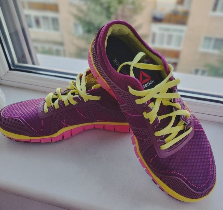 Reebok Mar 40 stare impecabila