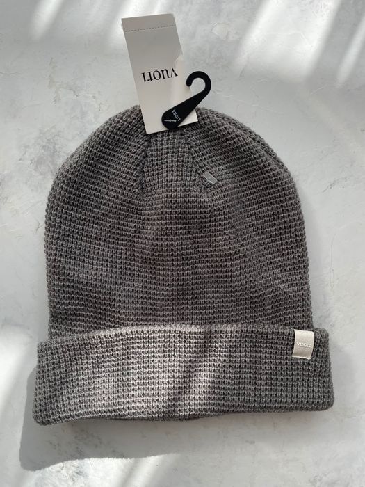 Спортивная шапка от бренда Vuori